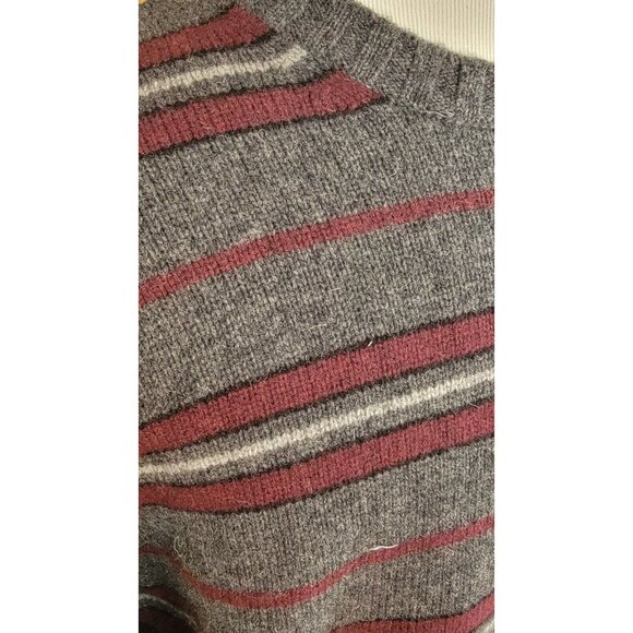 GAP 100% Lamb's Wool Men's Gray/Red Striped Round Neck Pullover Size XL-XXL # 15 - Picture 3 of 11